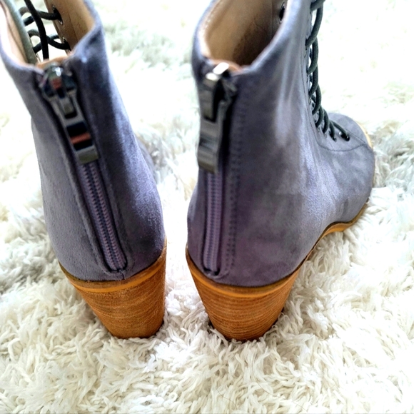 Catherine Malandrino  Jerzinie Suede Lace Up Booties Size 7.5 - Picture 8 of 10